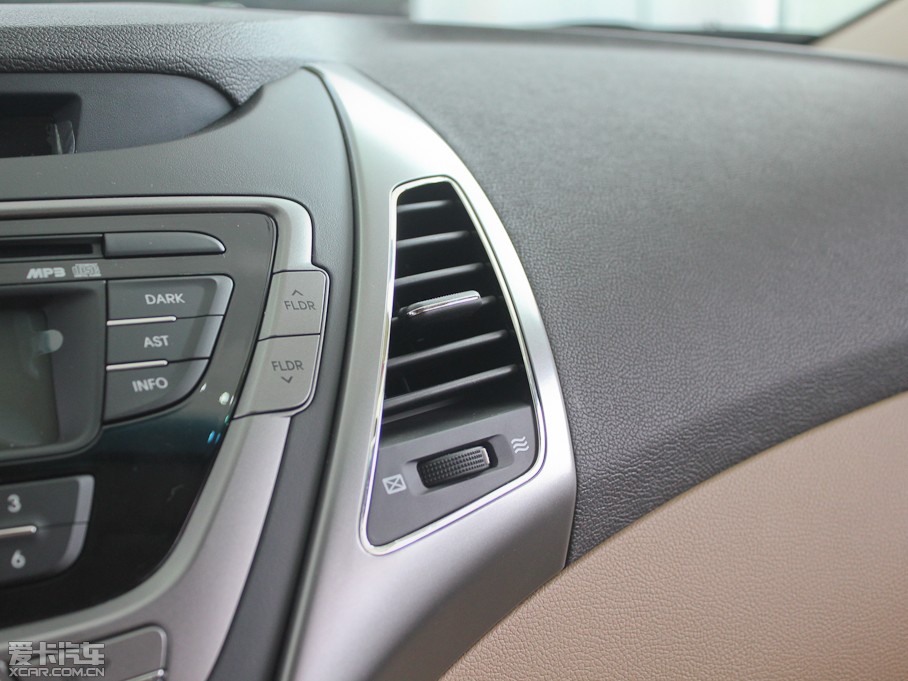 2012���ʄ� 1.6 GS �Ԅӕr�а�