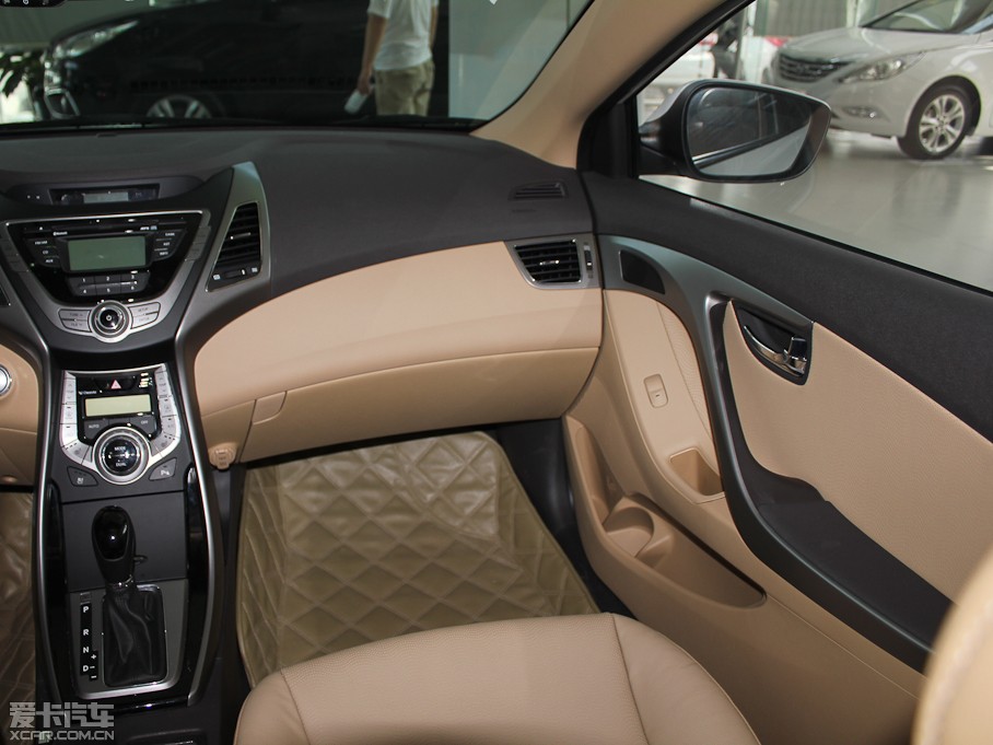 2012���ʄ� 1.6 GS �Ԅӕr�а�