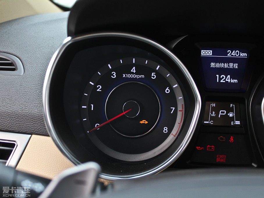 2012���ʄ� 1.8 DLX �Ԅ����F��