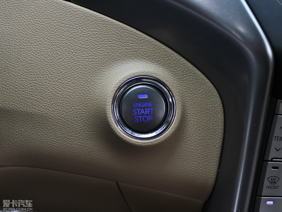 2012���ʄ� 1.8 DLX �Ԅ����F��