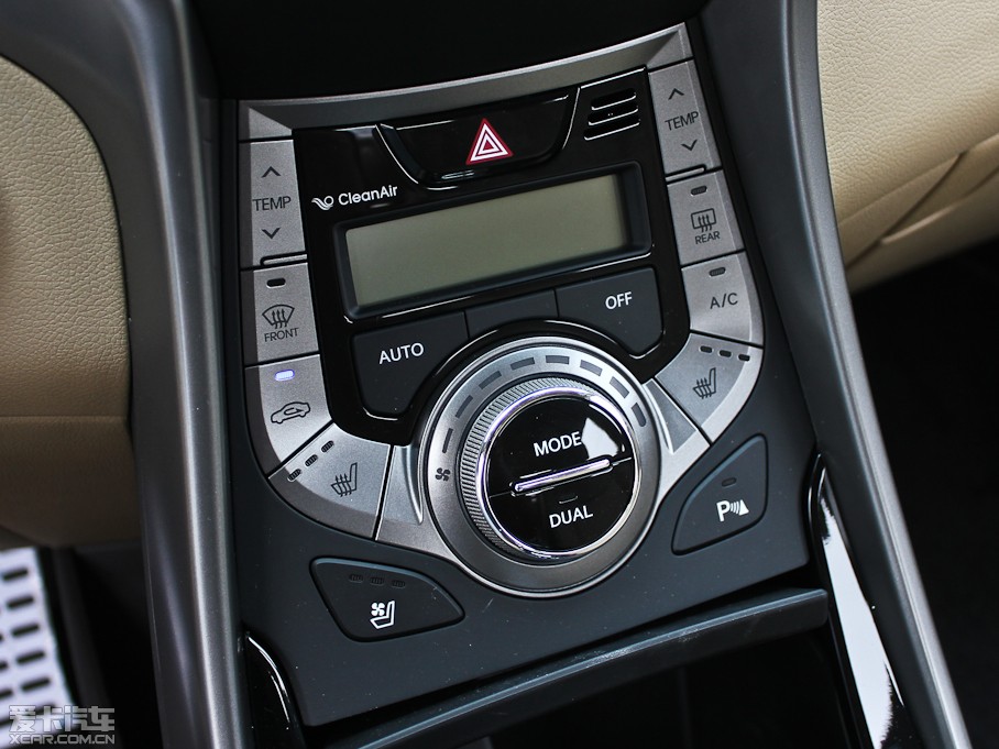 2012���ʄ� 1.8 DLX �Ԅ����F��