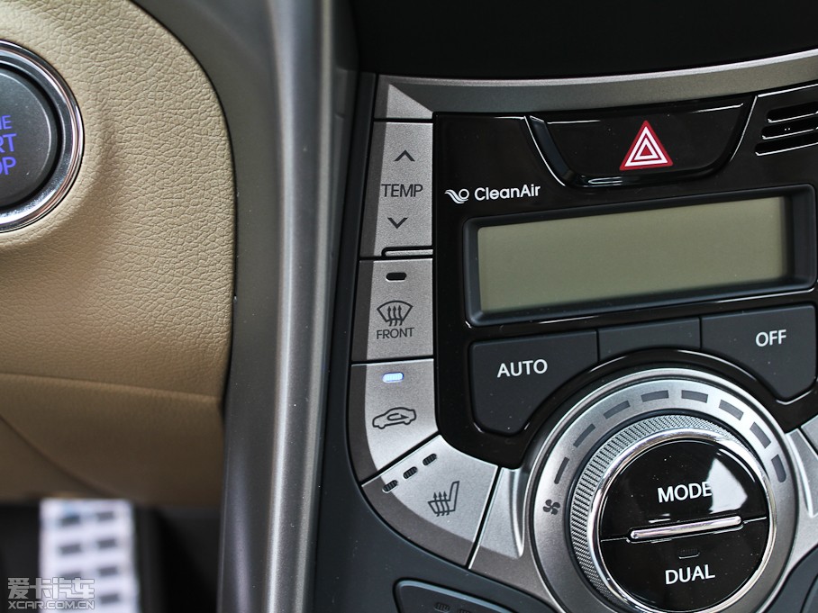 2012���ʄ� 1.8 DLX �Ԅ����F��