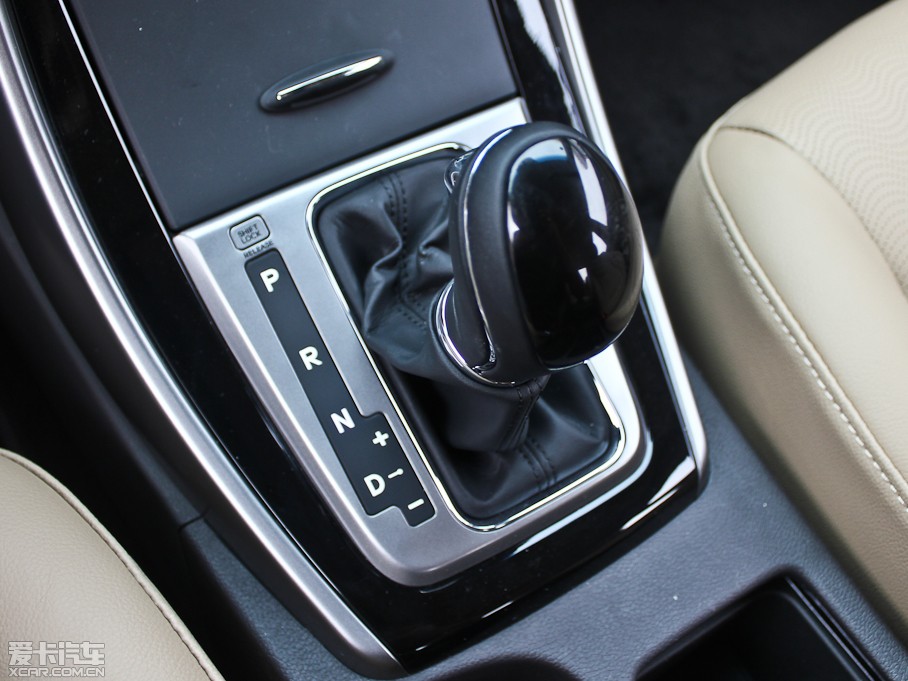 2012���ʄ� 1.8 DLX �Ԅ����F��