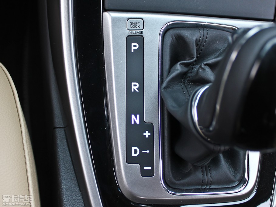 2012���ʄ� 1.8 DLX �Ԅ����F��