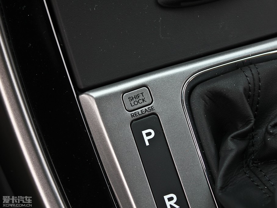 2012���ʄ� 1.8 DLX �Ԅ����F��