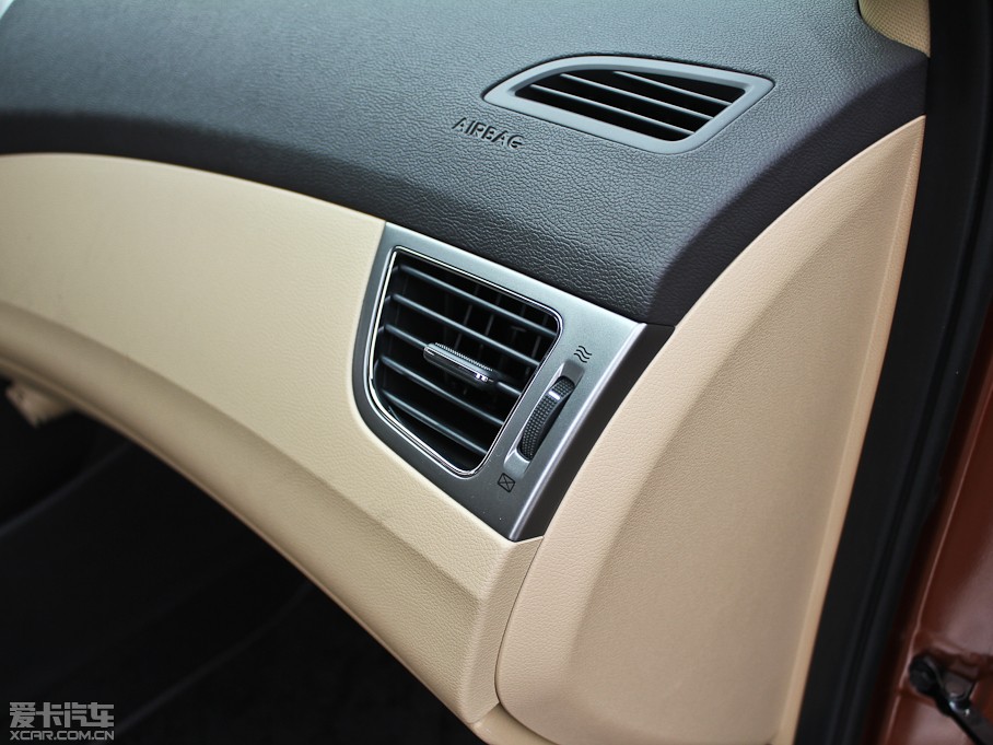 2012���ʄ� 1.8 DLX �Ԅ����F��