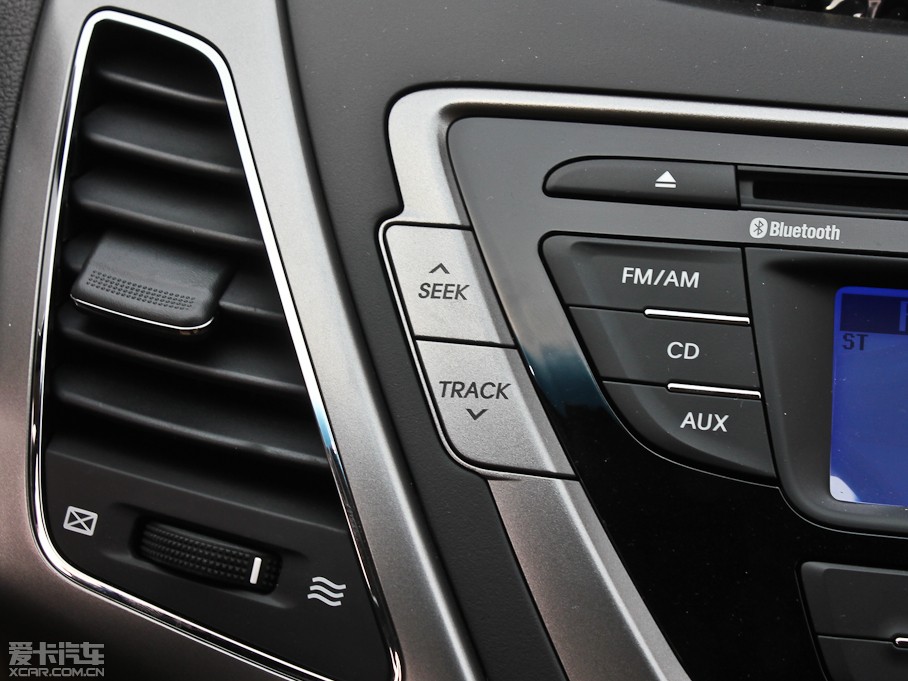 2012���ʄ� 1.8 DLX �Ԅ����F��