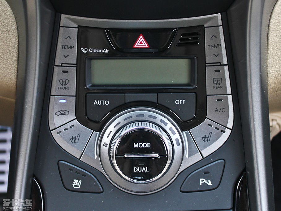 2012���ʄ� 1.8 DLX �Ԅ����F��