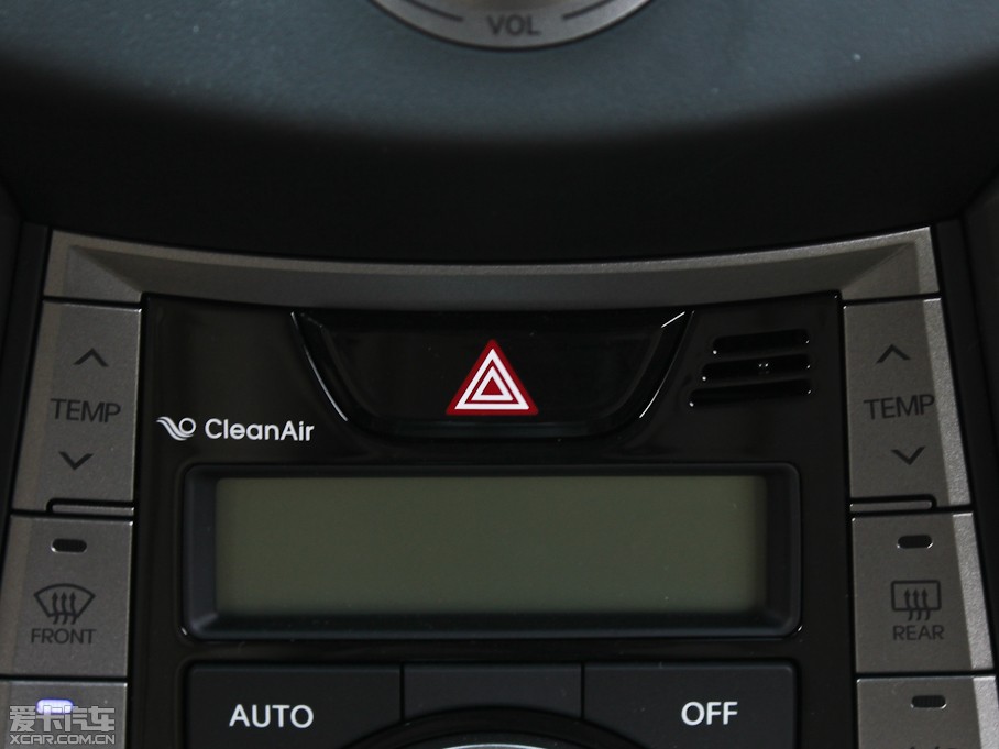 2012���ʄ� 1.8 DLX �Ԅ����F��