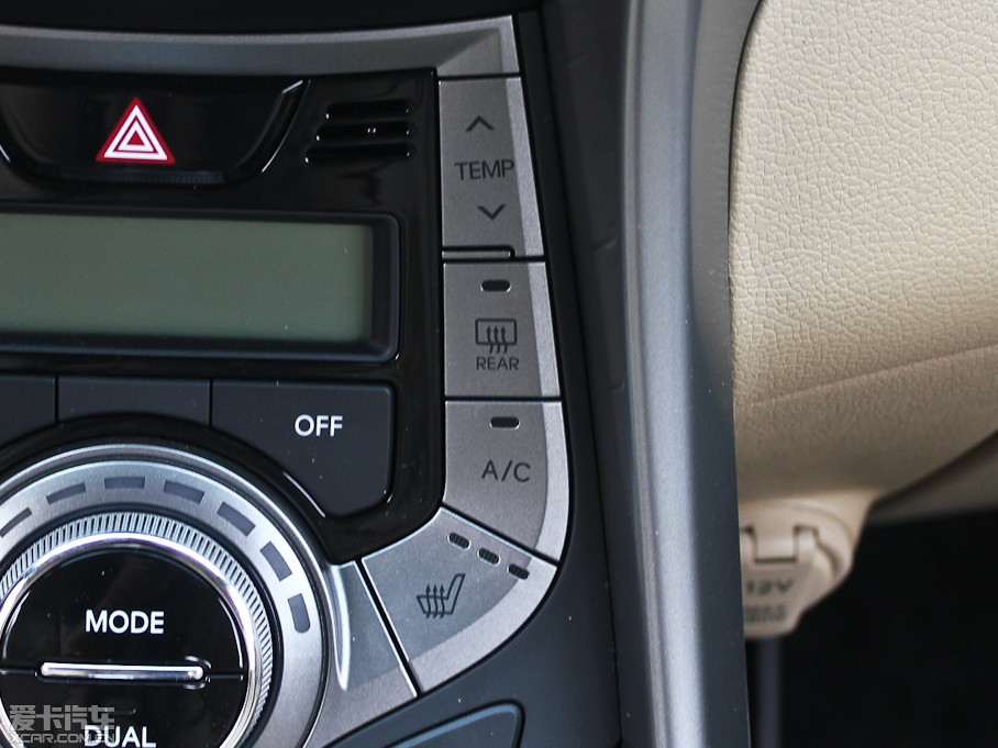 2012���ʄ� 1.8 DLX �Ԅ����F��