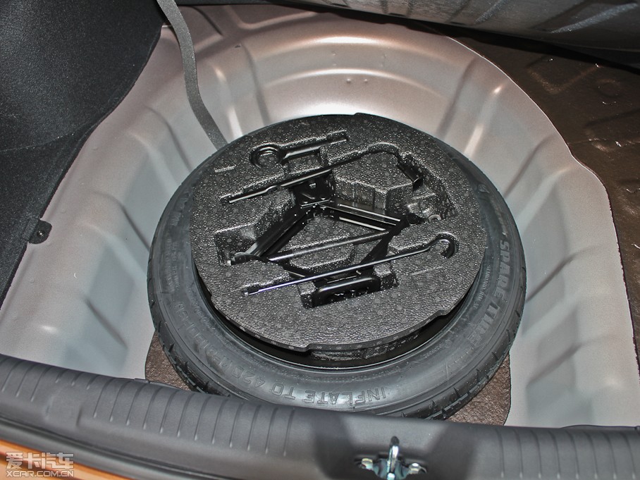 2012���ʄ� 1.8 DLX �Ԅ����F��