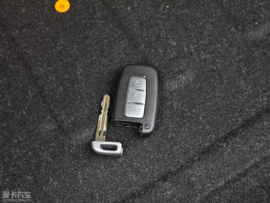 2012���ʄ� 1.8 DLX �Ԅ����F��