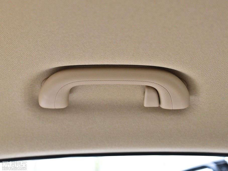 2012���ʄ� 1.6 DLX �Ԅ����F��