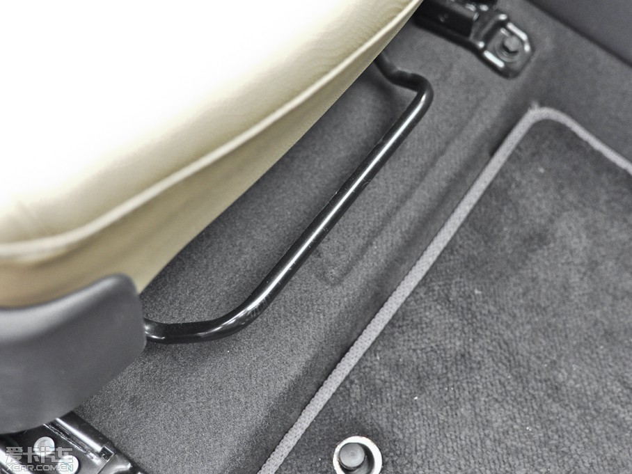 2012���ʄ� 1.6 DLX �Ԅ����F��