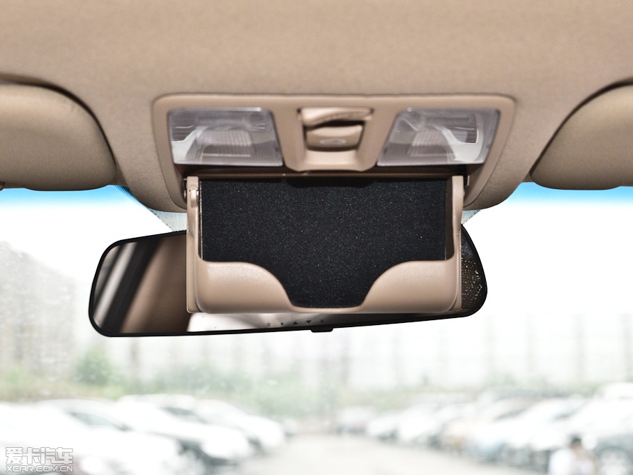 2012���ʄ� 1.6 DLX �Ԅ����F��