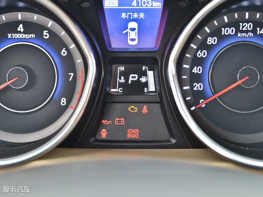 2012���ʄ� 1.6 DLX �Ԅ����F��