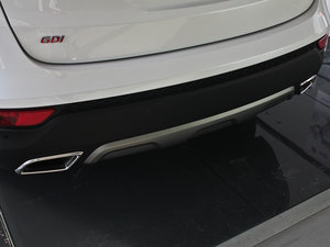 2013款2.4L 自动四驱尊贵版 排气管
