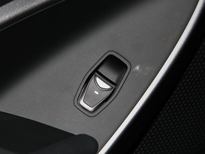 2013款2.4L  自动两驱智能版 中控区