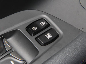 2013款2.4L  自动两驱智能版 中控区