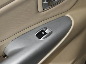 2013��2.0L �ԄӃ�����m�� �п؅^