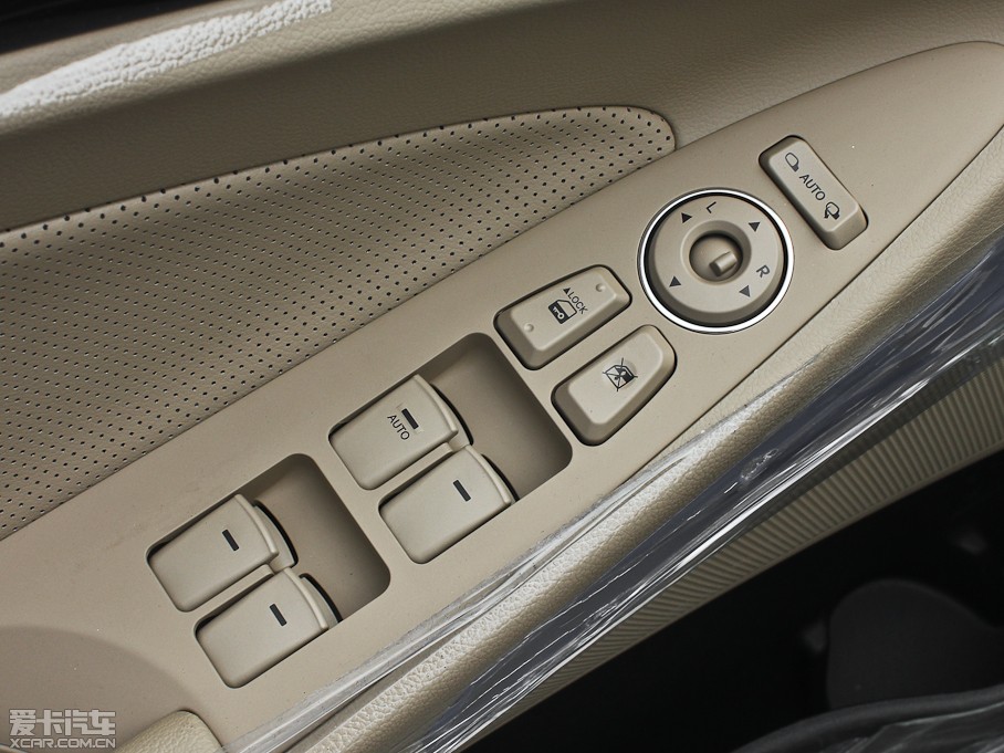 2013{ 2.0L Ԅ(dng)r(sh)а