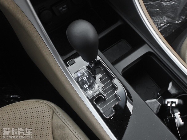 北京現代2013款索納塔八