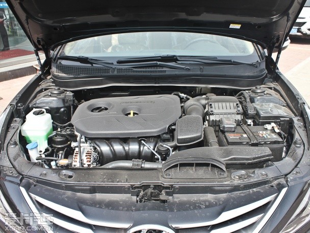 北京現代2013款索納塔八