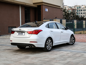 北京現(xiàn)代2014款名圖