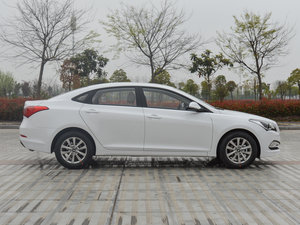 2014款1.8L 手动舒适GL型 整体外观