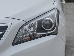 2014款1.8L 手动舒适GL型 大灯