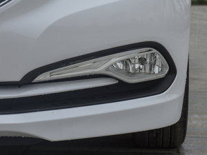 2014款1.8L 手动舒适GL型 前雾灯