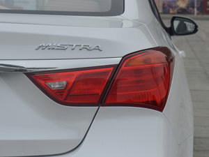 2014款1.8L 手动舒适GL型 尾灯