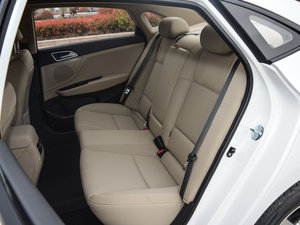 2014款1.8L 手动舒适GL型 后排空间