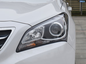 2014款1.8L 自动舒适GL型 大灯