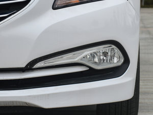 2014款1.8L 自动舒适GL型 前雾灯