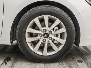 2014款1.8L 自动舒适GL型 轮圈