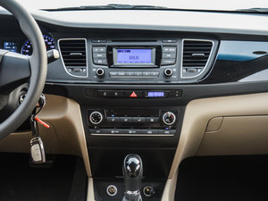 2014款1.8L 自动舒适GL型 中控台
