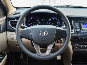 2014款1.8L 自动舒适GL型 方向盘