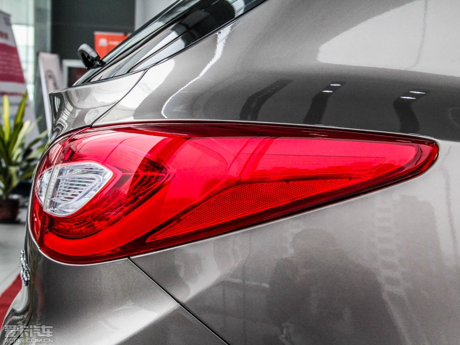 2013��F��ix35 2.0L �ԄӃ�����m��GL ��V