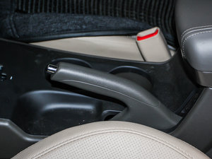 2013款2.0L 自动两驱智能版GLS 国V 中控区
