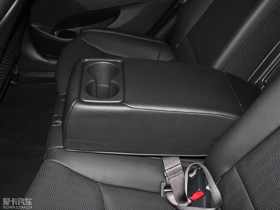 2013���ʄ� 1.6 DLX �Ԅ����F��