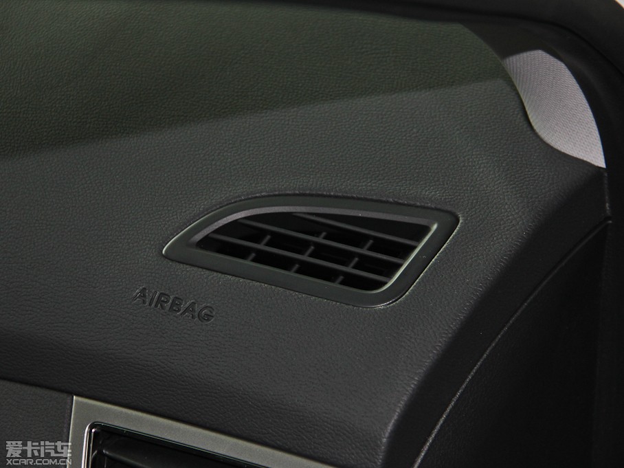 2013���ʄ� 1.6 DLX �Ԅ����F��