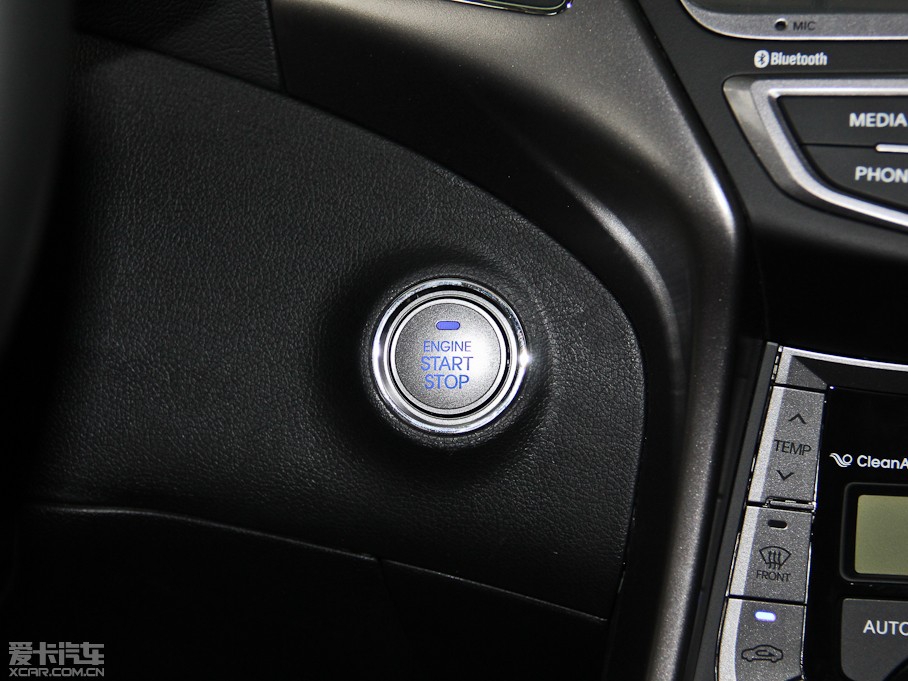 2013���ʄ� 1.6 DLX �Ԅ����F��