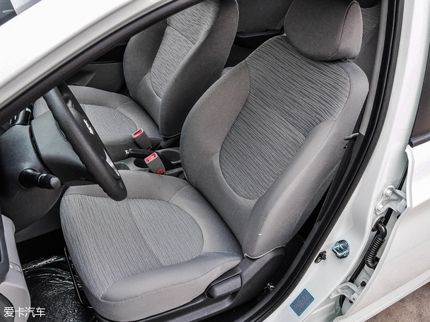 北京現代2014款瑞納