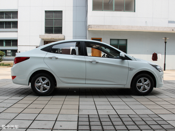 北京現(xiàn)代2014款瑞納