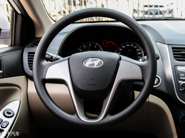 北京現(xiàn)代2014款瑞納