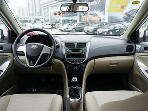 2014款1.4L 手动GS 内饰全景