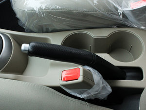 2014款1.4L 手动TOP 驻车制动器