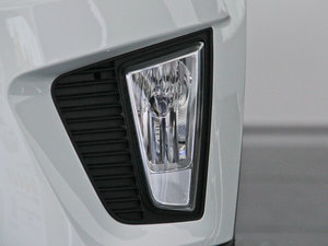 2015款1.6L 自动两驱智能型GLS 前雾灯