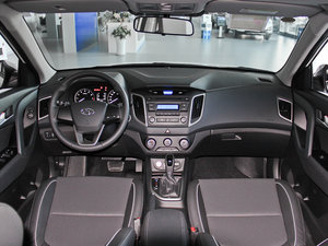 2015款1.6L 自动两驱智能型GLS 内饰全景